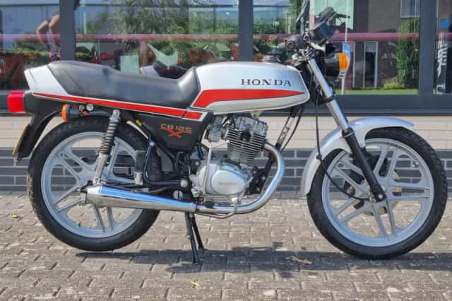 Honda CB 125 (1980) thumbnail 1