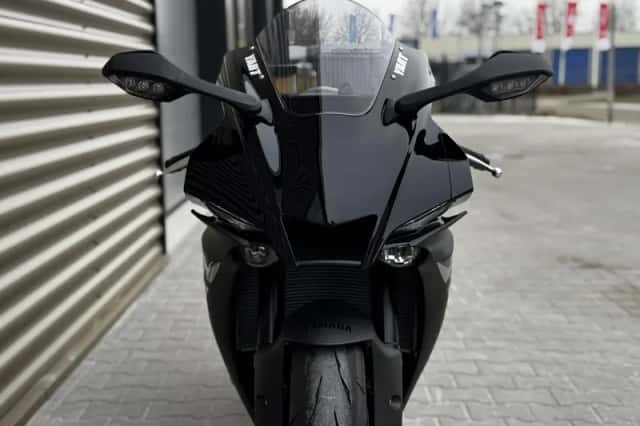 Yamaha YZF-R1 (2024) thumbnail 5
