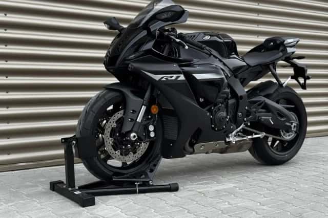 Yamaha YZF-R1 (2024) thumbnail 6