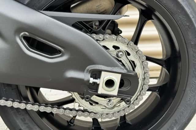 Yamaha YZF-R1 (2023) thumbnail 6