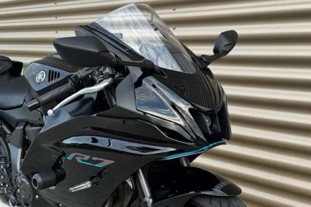 Yamaha YZF-R7 (2023) thumbnail 4