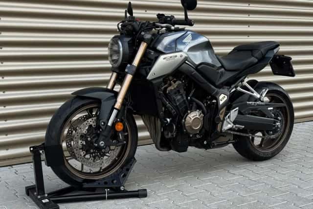 Honda CB650R (2022) thumbnail 2