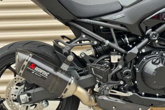 Kawasaki Z900 (2025) thumbnail 3