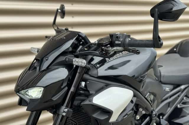 Kawasaki Z900 (2025) thumbnail 5
