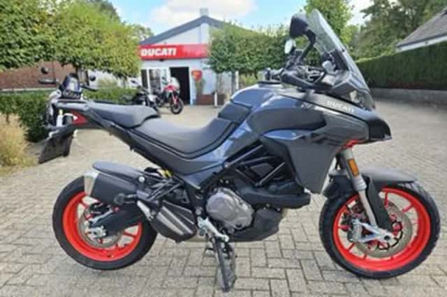 Ducati Multistrada V2 S (2022) thumbnail 1