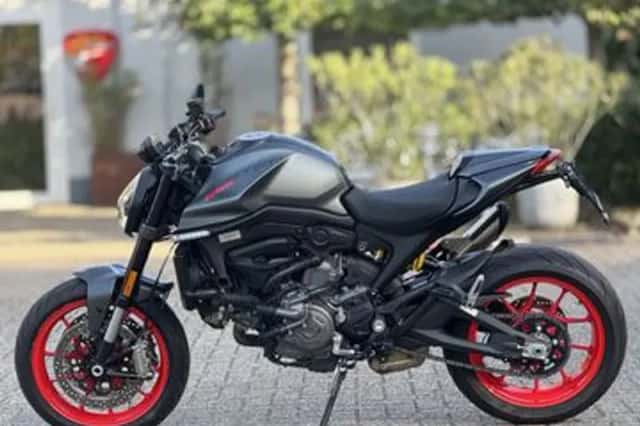 Ducati Monster 937 (2023) thumbnail 2
