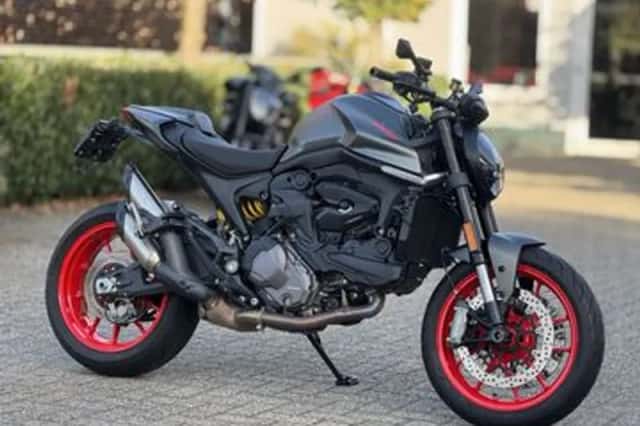 Ducati Monster 937 (2023) thumbnail 3