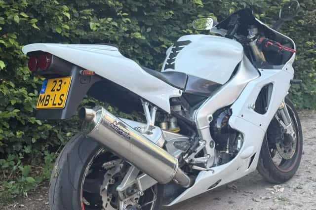 Yamaha R1 (1999) thumbnail 3