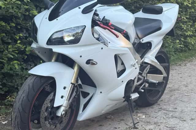 Yamaha R1 (1999) thumbnail 5
