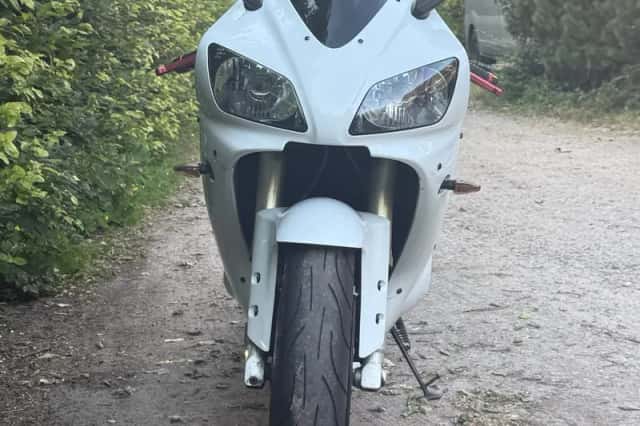 Yamaha R1 (1999) thumbnail 6