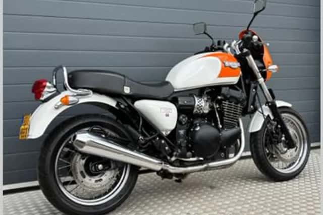Triumph Thunderbird Sport (2000) thumbnail 6
