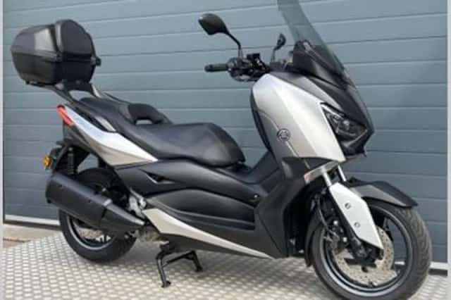 Yamaha X-MAX 300 (2019) thumbnail 4