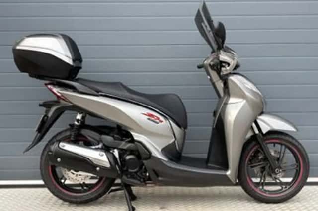 Honda SH 300i (2020) thumbnail 2