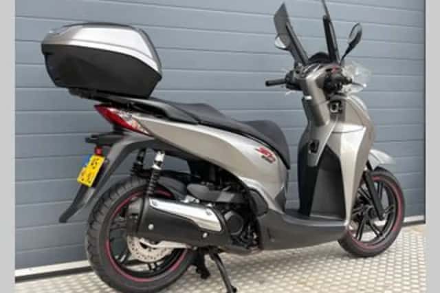 Honda SH 300i (2020) thumbnail 6