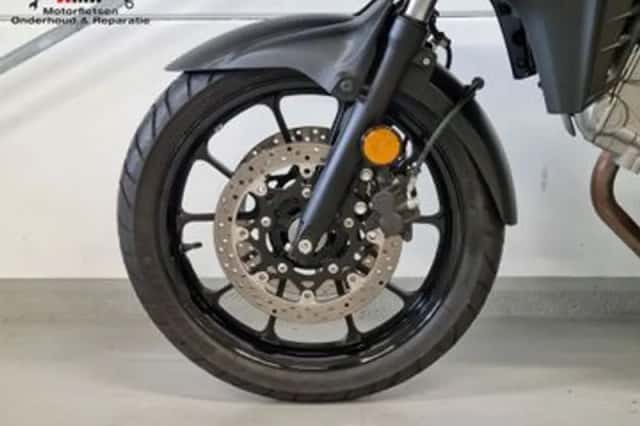 Suzuki V-Strom (2019) thumbnail 6