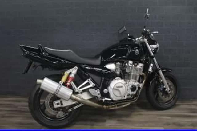 Yamaha XJR 1300 (2001) thumbnail 3