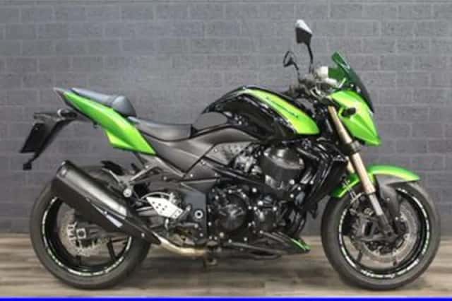 Kawasaki Z 750R (2011) thumbnail 1