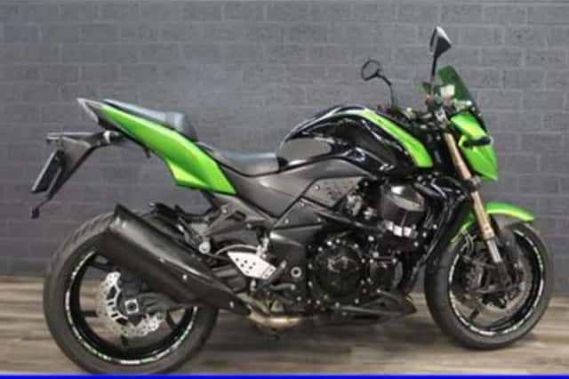 Kawasaki Z 750R (2011) thumbnail 3
