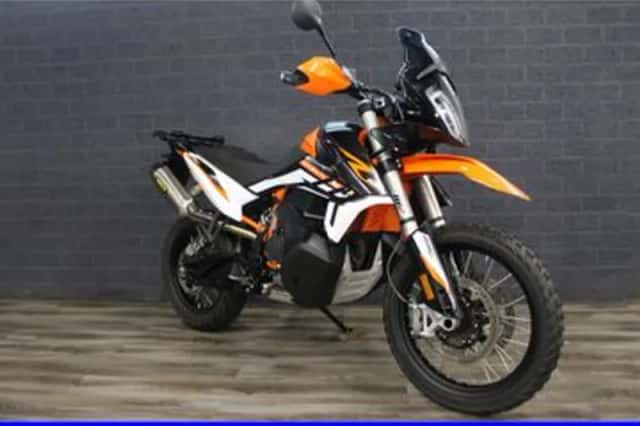 KTM 890 Adventure R (2021) thumbnail 3