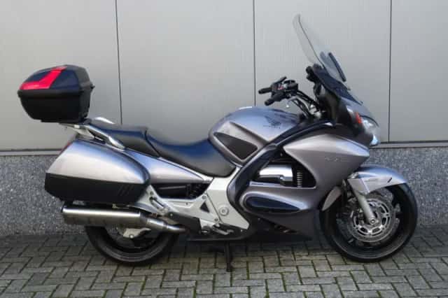 Honda ST 1300 Pan European (2003) thumbnail 1