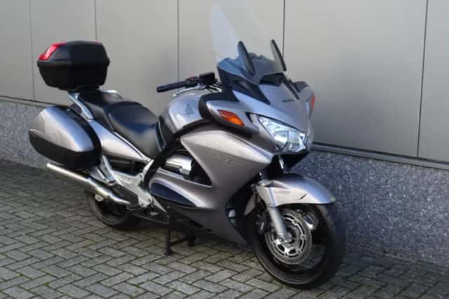 Honda ST 1300 Pan European (2003) thumbnail 2