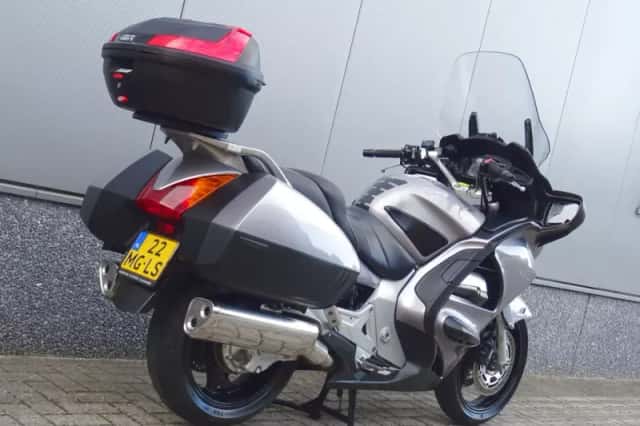 Honda ST 1300 PAN European (2003) thumbnail 3
