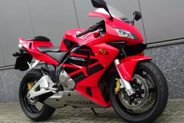 Honda CBR 600 RR (2003) thumbnail 2