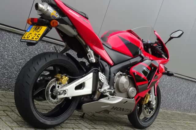 Honda CBR 600 RR (2003) thumbnail 3