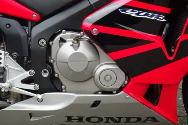 Honda CBR 600 RR (2003) thumbnail 4
