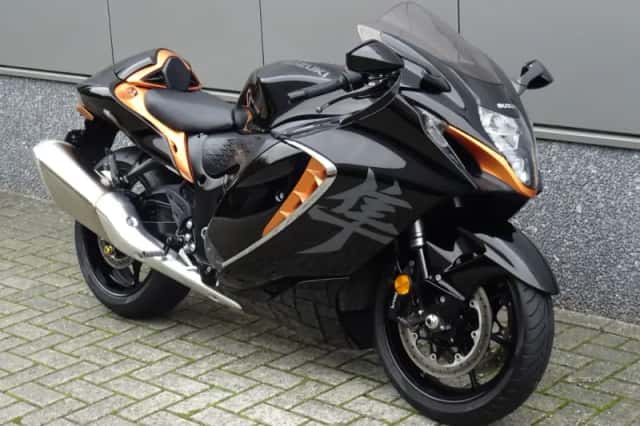 Suzuki GSX-R 1300 Hayabusa (2022) thumbnail 2