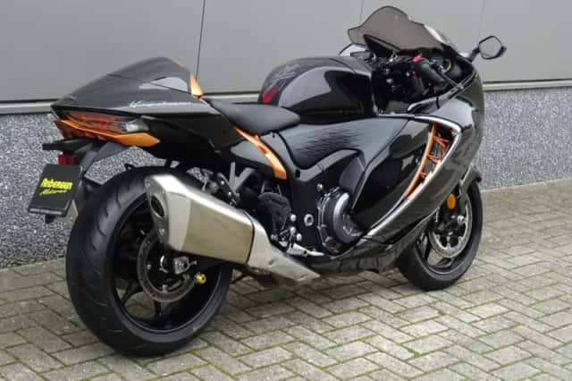 Suzuki GSX-R 1300 Hayabusa (2022) thumbnail 3