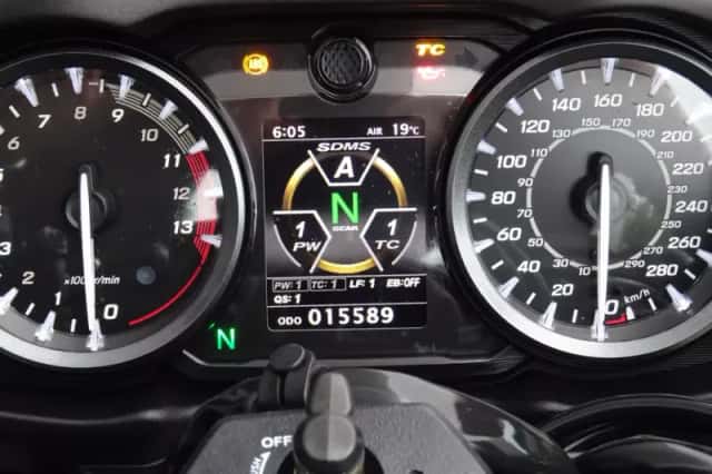 Suzuki GSX-R 1300 Hayabusa (2022) thumbnail 4