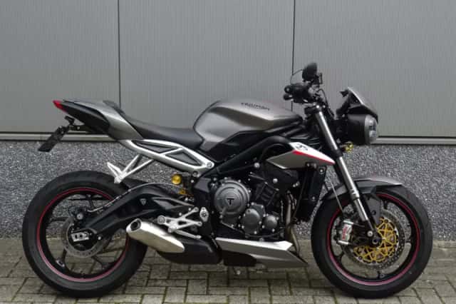 Triumph Street Triple (2017) thumbnail 1