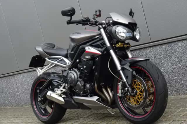 Triumph Street Triple (2017) thumbnail 2