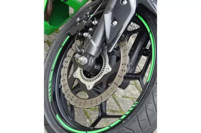 Kawasaki Z300 (2017) thumbnail 5
