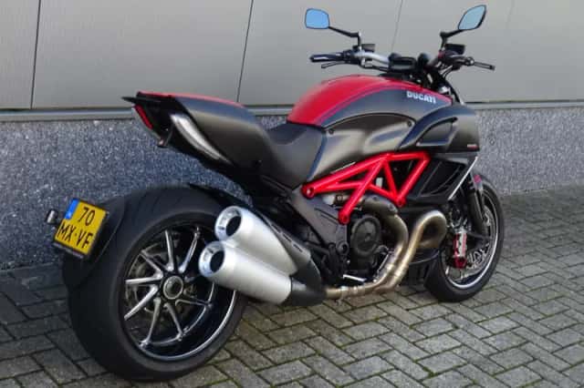 Ducati Diavel (2011) thumbnail 3