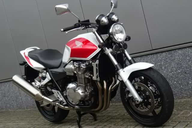 Honda CB 1300 Super Four (2003) thumbnail 2