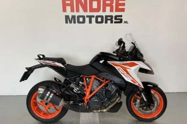 KTM 1290 Super Duke GT (2020) thumbnail 1