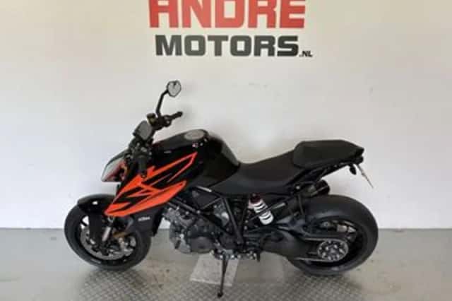 KTM 1290 SuperDuke R (2020) thumbnail 2