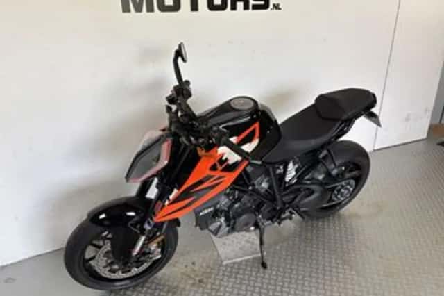 KTM 1290 SuperDuke R (2020) thumbnail 3