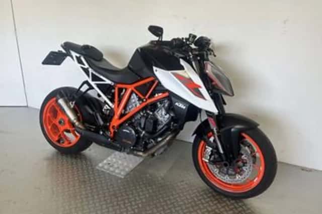 KTM 1290 SuperDuke R (2017) thumbnail 2