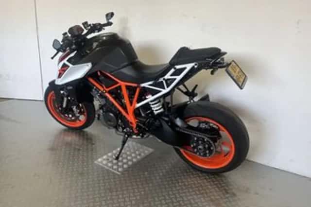 KTM 1290 SuperDuke R (2017) thumbnail 5