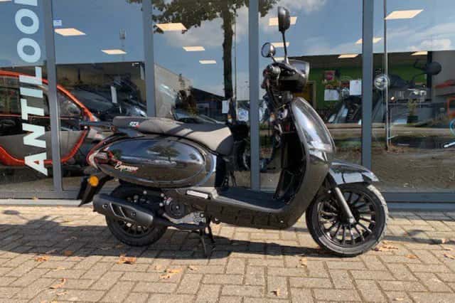 Vespa GTS (2026) thumbnail 5