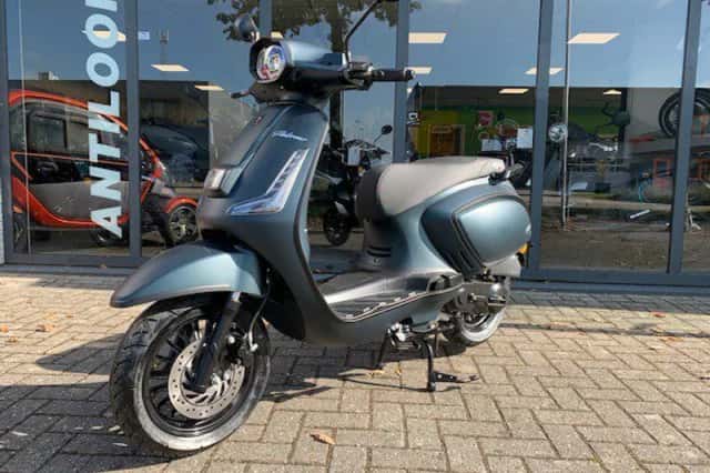 Vespa GTS (2026) thumbnail 1