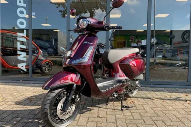 Vespa GTS (2026) thumbnail 1