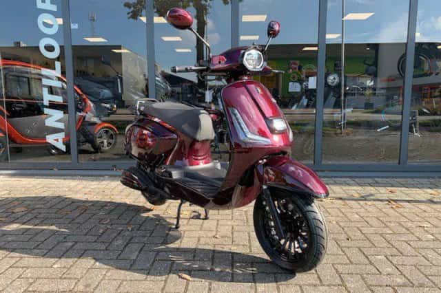 Vespa GTS (2026) thumbnail 2