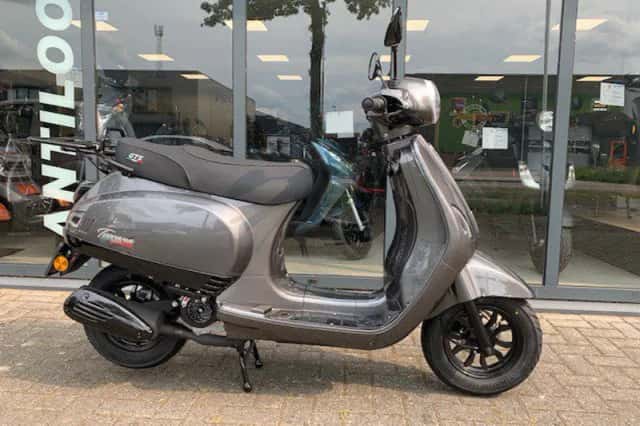 Vespa GTS (2026) thumbnail 4