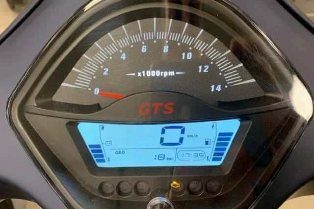 Vespa GTS (2025) thumbnail 4
