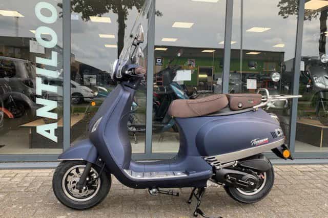 Vespa GTS (2025) thumbnail 5