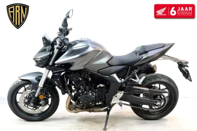 Honda CB 1000 Hornet (2026) thumbnail 3